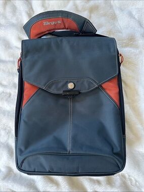 TARGUS Gray & Orange Protective Quality Laptop Messenger Bag Front Flap 18”x12”